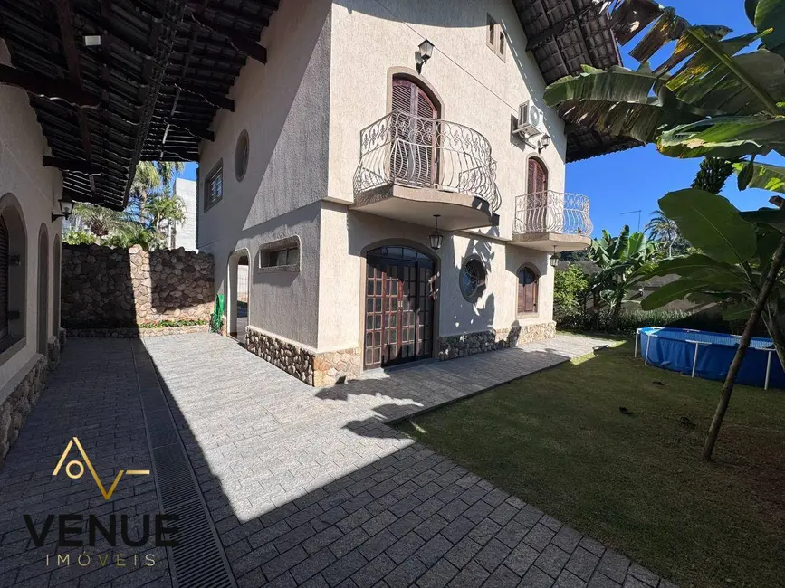 Casa de Condomínio com 4 quartos para alugar, 516m2 em Arujázinho IV, Aruja - SP - imagem 3 Foto 3 de Casa de Condomínio com 4 quartos para alugar, 516m2 em Arujázinho IV, Aruja - SP