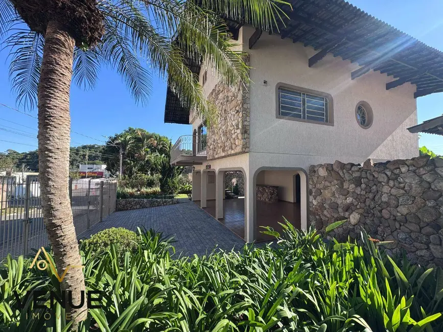 Casa de Condomínio com 4 quartos para alugar, 516m2 em Arujázinho IV, Aruja - SP - imagem 1 Foto 1 de Casa de Condomínio com 4 quartos para alugar, 516m2 em Arujázinho IV, Aruja - SP