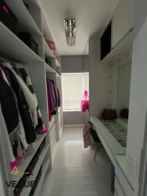 Foto 8 de Casa de Condomínio com 4 quartos à venda, 900m2 em Jardim Imperial Hills III, Aruja - SP