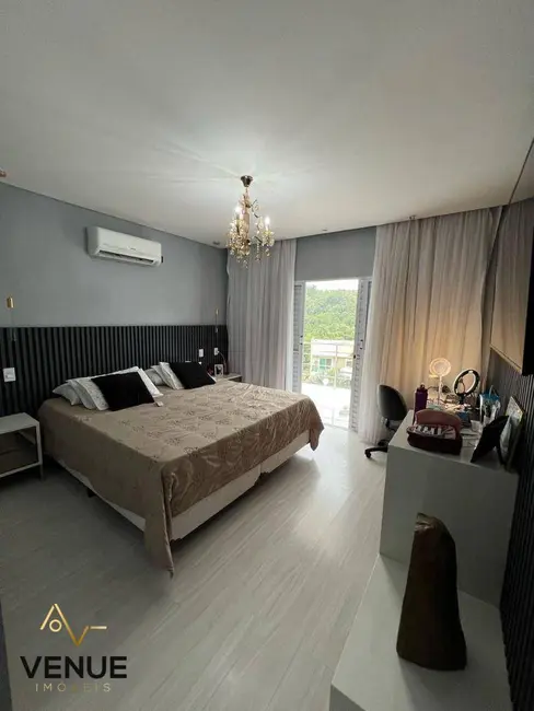 Foto 7 de Casa de Condomínio com 4 quartos à venda, 900m2 em Jardim Imperial Hills III, Aruja - SP