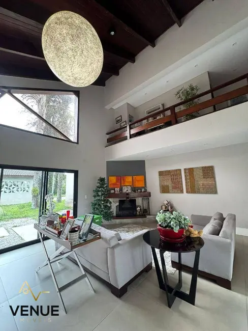 Foto 5 de Casa de Condomínio com 3 quartos à venda, 1289m2 em Arujázinho I, II e III, Aruja - SP