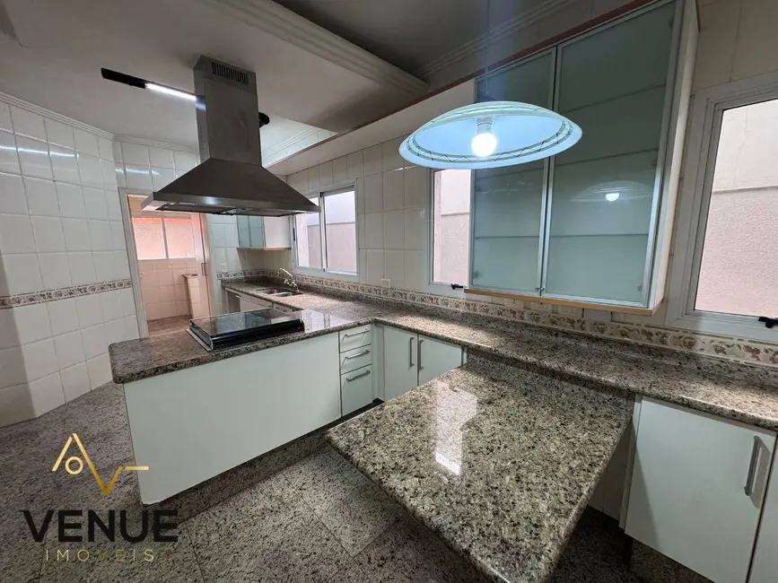 Casa de Condomínio com 3 quartos à venda, 300m2 em Perová, Aruja - SP - imagem 8 Foto 8 de Casa de Condomínio com 3 quartos à venda, 300m2 em Perová, Aruja - SP