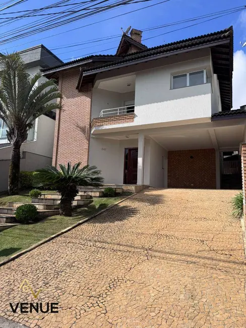 Casa de Condomínio com 3 quartos à venda, 300m2 em Perová, Aruja - SP - imagem 2 Foto 2 de Casa de Condomínio com 3 quartos à venda, 300m2 em Perová, Aruja - SP