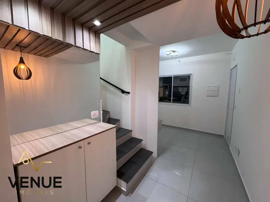 Sobrado com 2 quartos para alugar, 56m2 em Centro, Aruja - SP - imagem 2 Foto 2 de Sobrado com 2 quartos para alugar, 56m2 em Centro, Aruja - SP