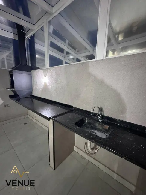 Sobrado com 2 quartos para alugar, 56m2 em Centro, Aruja - SP - imagem 8 Foto 8 de Sobrado com 2 quartos para alugar, 56m2 em Centro, Aruja - SP