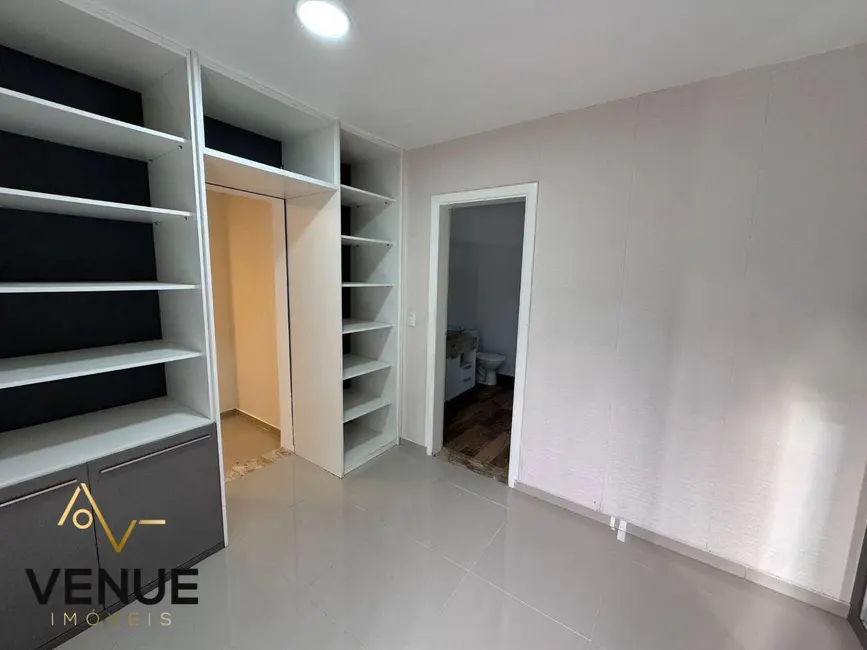 Foto 8 de Sobrado com 3 quartos à venda, 300m2 em Residencial Real Park, Aruja - SP