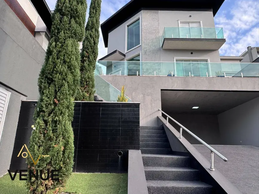 Foto 1 de Sobrado com 3 quartos à venda, 300m2 em Residencial Real Park, Aruja - SP