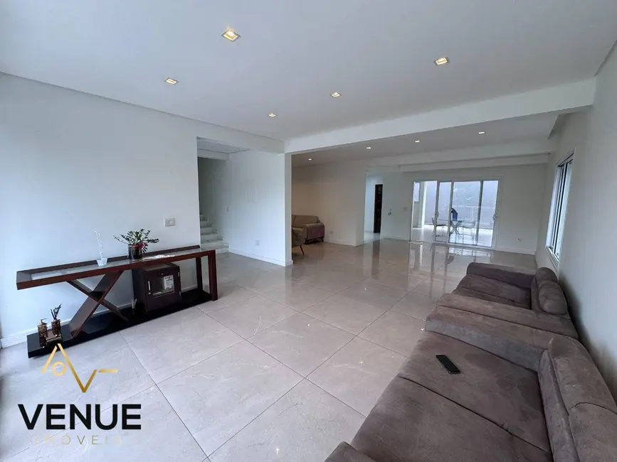 Foto 4 de Casa de Condomínio com 7 quartos à venda e para alugar, 420m2 em Residencial Real Park, Aruja - SP