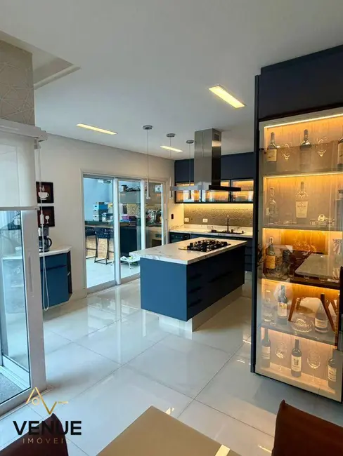 Foto 4 de Casa de Condomínio com 4 quartos à venda, 300m2 em Perová, Aruja - SP