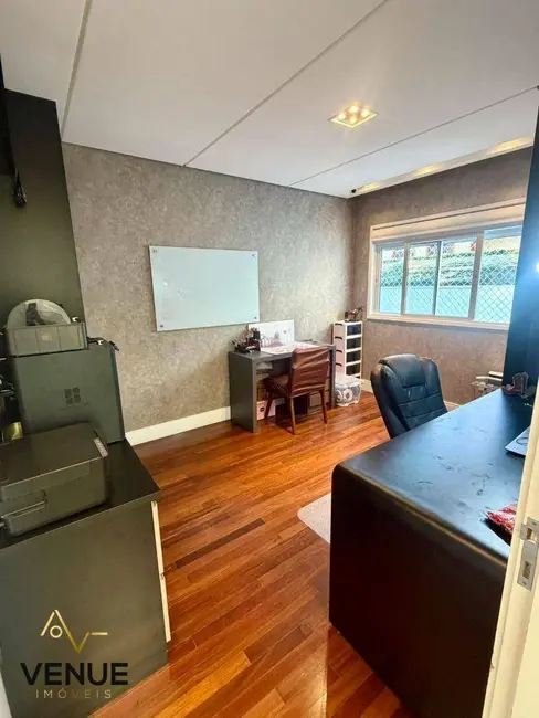 Foto 9 de Casa de Condomínio com 4 quartos à venda, 300m2 em Perová, Aruja - SP