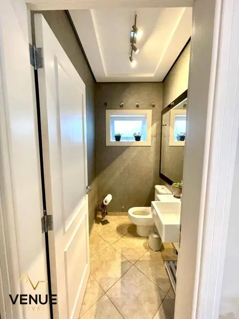 Foto 9 de Casa de Condomínio com 3 quartos à venda e para alugar, 414m2 em Aruja - SP