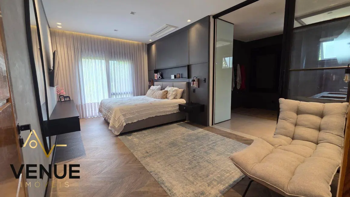 Casa de Condomínio com 3 quartos à venda, 5000m2 em Canjicas, Aruja - SP - imagem 4 Foto 4 de Casa de Condomínio com 3 quartos à venda, 5000m2 em Canjicas, Aruja - SP