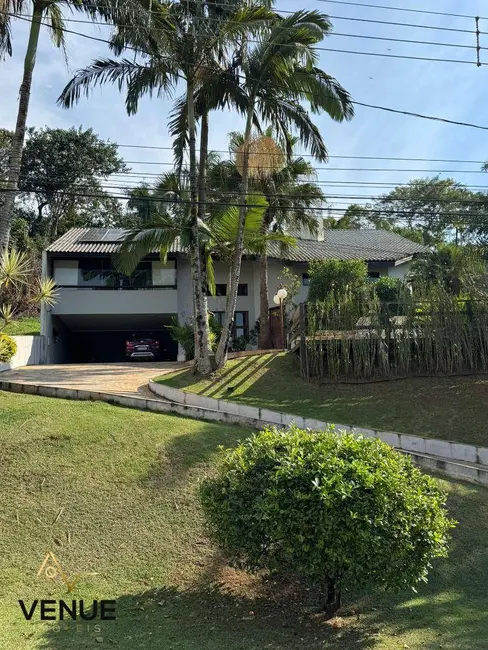 Foto 3 de Casa de Condomínio com 3 quartos à venda, 1000m2 em Vila Arujá, Aruja - SP