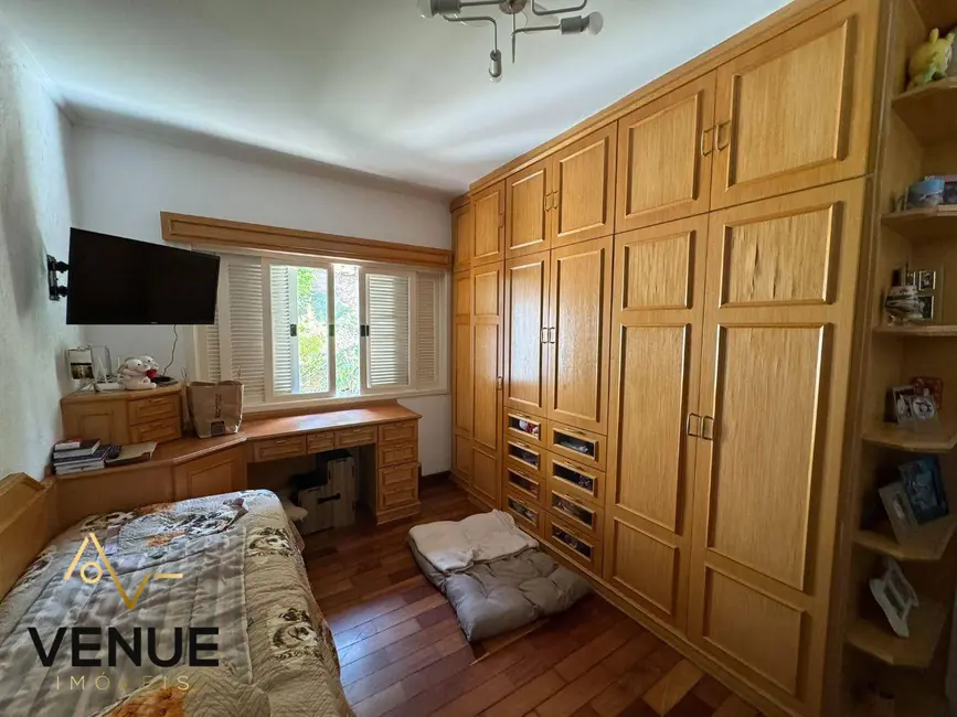 Foto 9 de Casa de Condomínio com 3 quartos à venda, 1000m2 em Vila Arujá, Aruja - SP