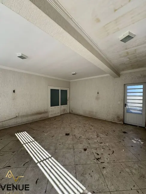 Foto 5 de Casa de Condomínio com 3 quartos à venda, 300m2 em Perová, Aruja - SP