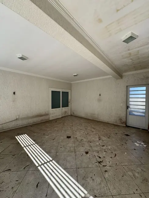 Foto 6 de Casa de Condomínio com 3 quartos à venda, 300m2 em Perová, Aruja - SP