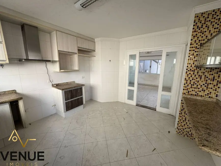 Foto 8 de Casa de Condomínio com 3 quartos à venda, 300m2 em Perová, Aruja - SP