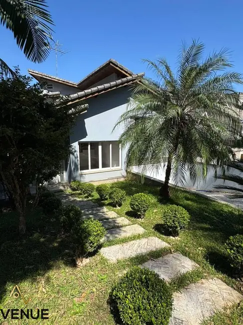Foto 2 de Casa de Condomínio com 3 quartos à venda, 300m2 em Perová, Aruja - SP