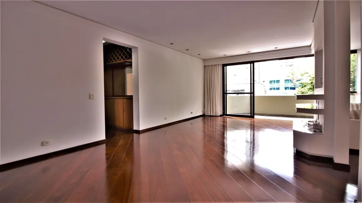 Apartamento com 3 quartos para alugar, 269m2 em Indianópolis, São Paulo - SP - imagem 4 Foto 4 de Apartamento com 3 quartos para alugar, 269m2 em Indianópolis, São Paulo - SP