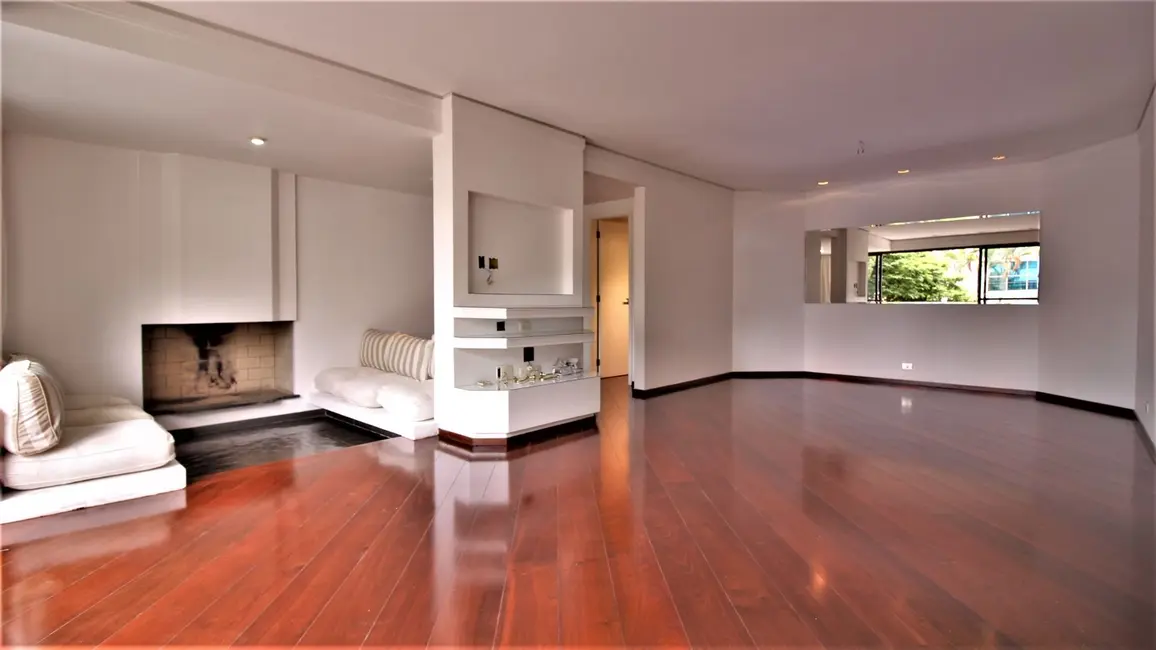 Apartamento com 3 quartos para alugar, 269m2 em Indianópolis, São Paulo - SP - imagem 1 Foto 1 de Apartamento com 3 quartos para alugar, 269m2 em Indianópolis, São Paulo - SP