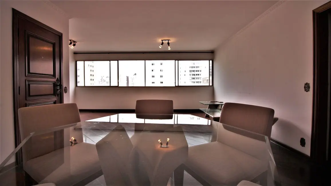 Apartamento com 4 quartos à venda, 146m2 em Moema, São Paulo - SP - imagem 5 Foto 5 de Apartamento com 4 quartos à venda, 146m2 em Moema, São Paulo - SP