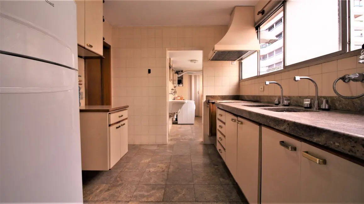 Apartamento com 4 quartos à venda, 146m2 em Moema, São Paulo - SP - imagem 9 Foto 9 de Apartamento com 4 quartos à venda, 146m2 em Moema, São Paulo - SP