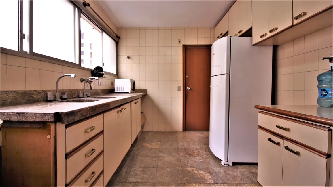 Apartamento com 4 quartos à venda, 146m2 em Moema, São Paulo - SP - imagem 7 Foto 7 de Apartamento com 4 quartos à venda, 146m2 em Moema, São Paulo - SP