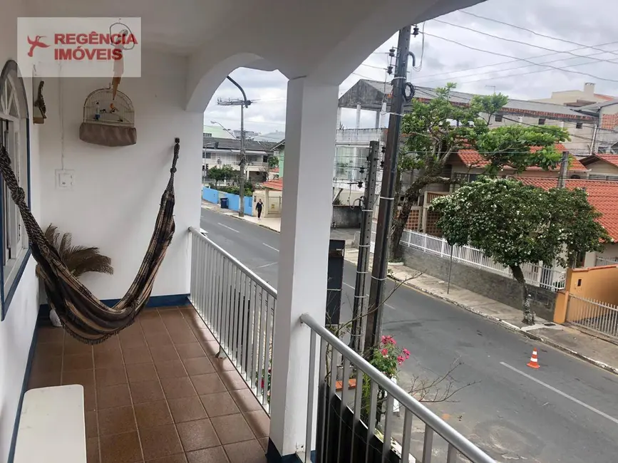 Foto 1 de Casa com 7 quartos à venda, 210m2 em Sao Francisco Do Sul - SC