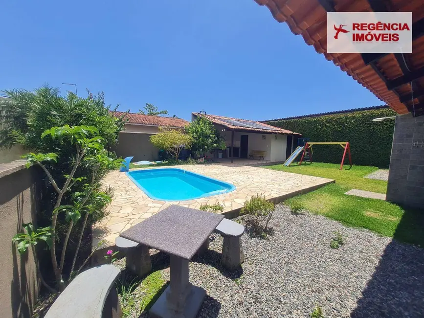 Foto 2 de Casa com 3 quartos para alugar, 360m2 em Ubatuba, Sao Francisco Do Sul - SC