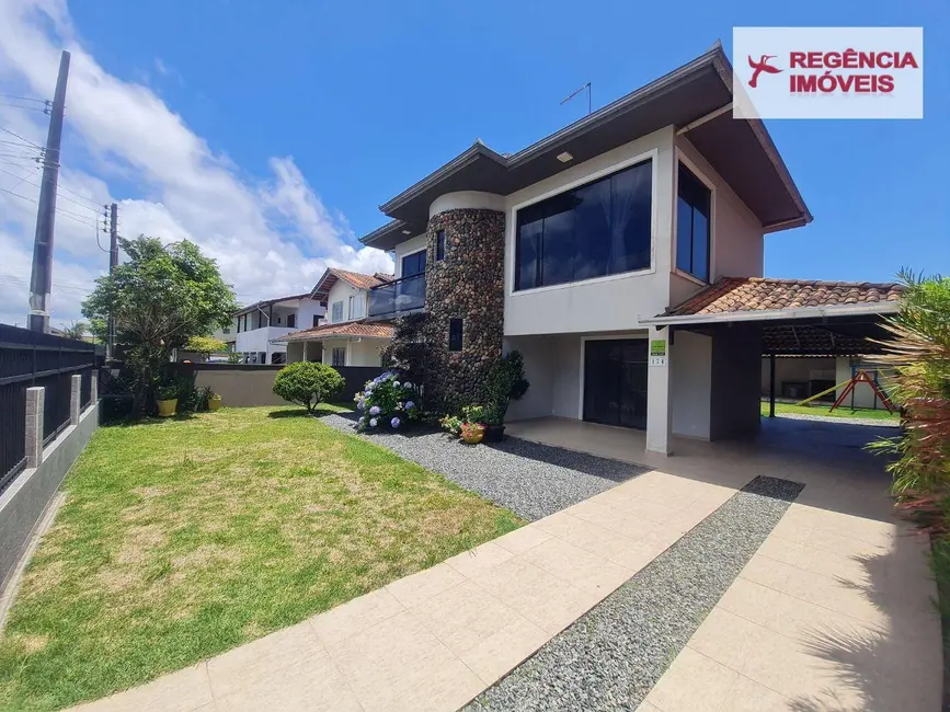 Foto 1 de Casa com 3 quartos para alugar, 360m2 em Ubatuba, Sao Francisco Do Sul - SC