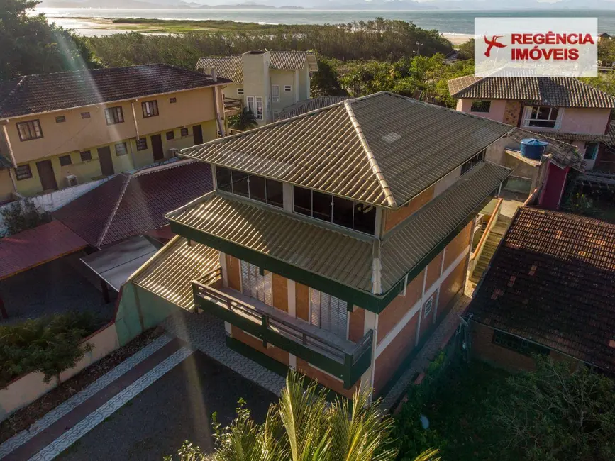 Foto 1 de Casa com 4 quartos à venda, 360m2 em Sao Francisco Do Sul - SC