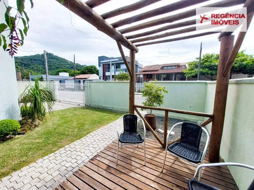 Foto 2 de Casa com 4 quartos à venda, 360m2 em Sao Francisco Do Sul - SC