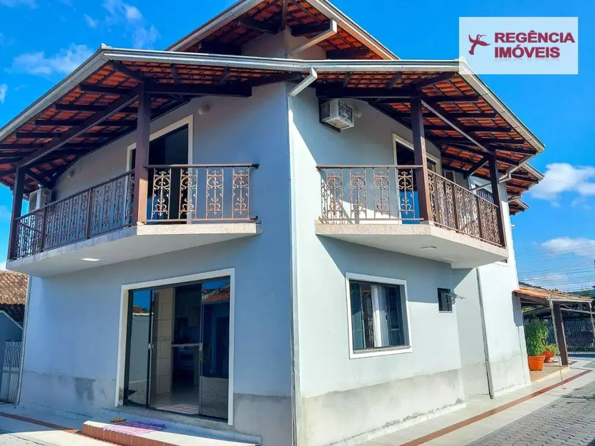 Casa com 4 quartos à venda, 750m2 em Sao Francisco Do Sul - SC - imagem 4 Foto 4 de Casa com 4 quartos à venda, 750m2 em Sao Francisco Do Sul - SC