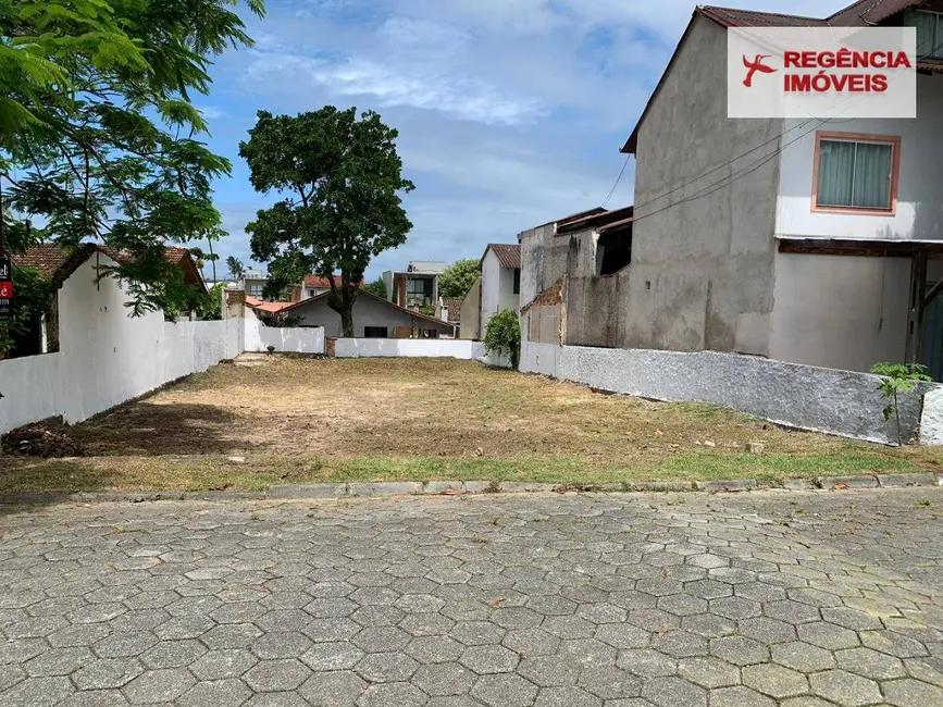 Foto 1 de Terreno / Lote à venda, 360m2 em Sao Francisco Do Sul - SC