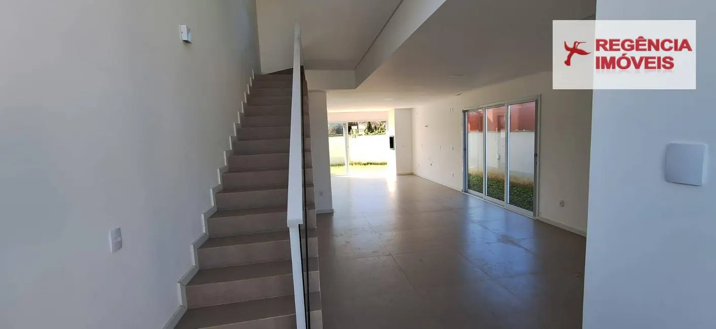 Foto 2 de Casa com 3 quartos à venda, 180m2 em Sao Francisco Do Sul - SC