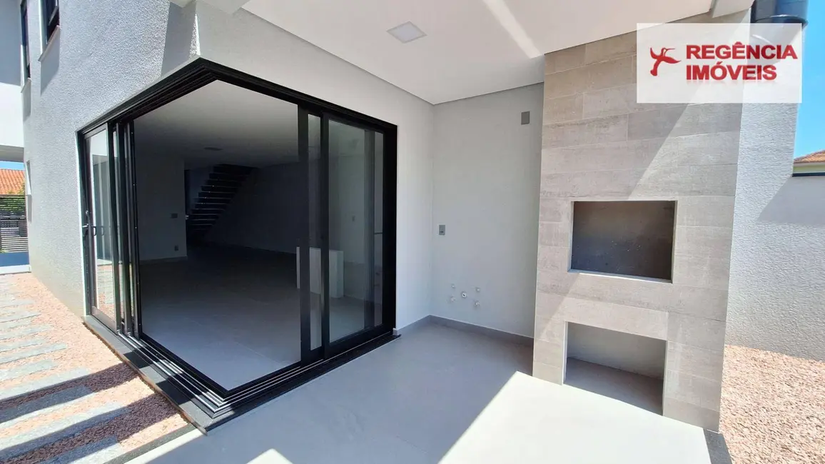 Foto 2 de Casa com 3 quartos à venda, 156m2 em Sao Francisco Do Sul - SC