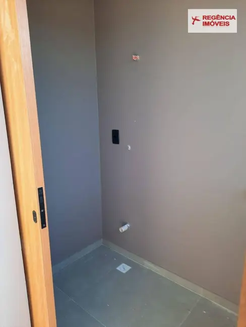 Foto 3 de Casa com 3 quartos à venda, 180m2 em Araquari - SC