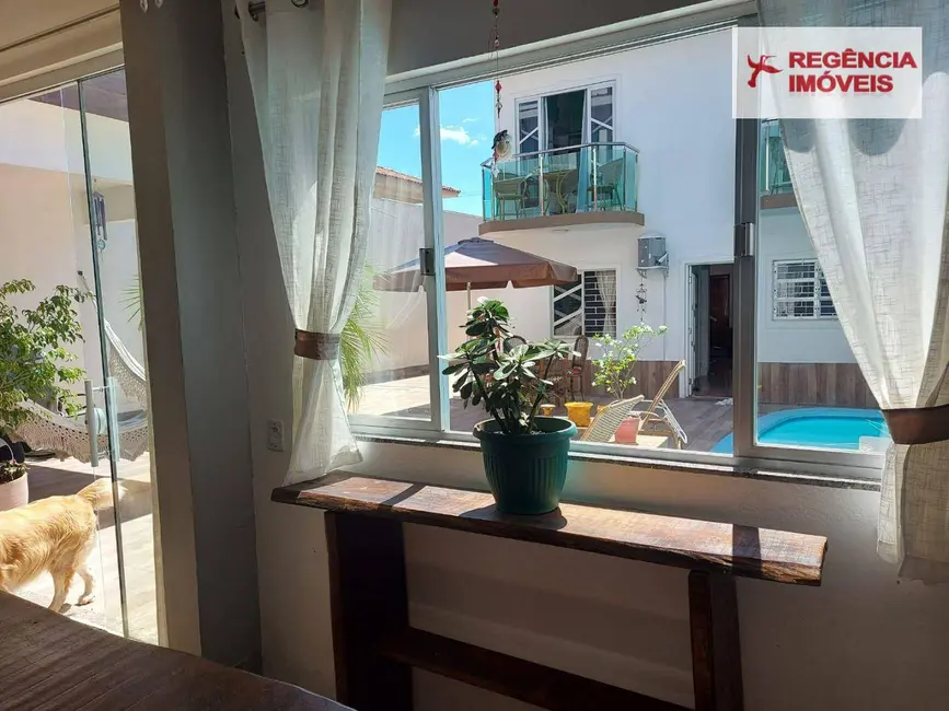 Foto 2 de Casa com 4 quartos à venda, 360m2 em Brejarú, Palhoca - SC