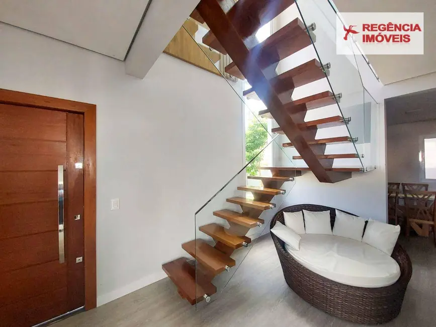 Foto 2 de Casa com 3 quartos à venda, 274m2 em Sao Francisco Do Sul - SC