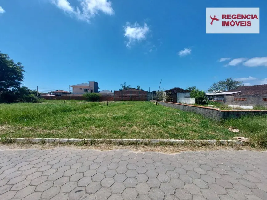 Foto 2 de Terreno / Lote à venda, 337m2 em Sao Francisco Do Sul - SC