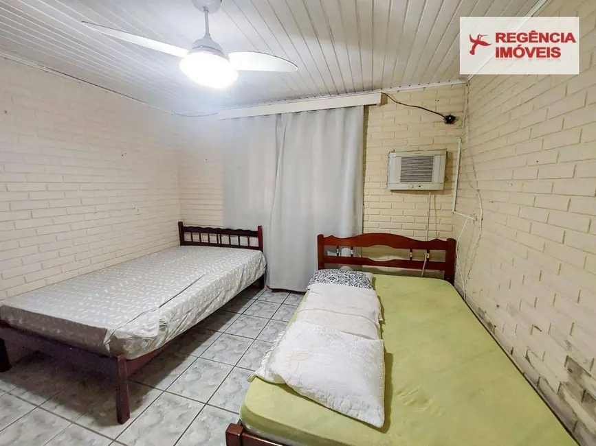 Foto 9 de Casa com 8 quartos para alugar, 210m2 em Sao Francisco Do Sul - SC