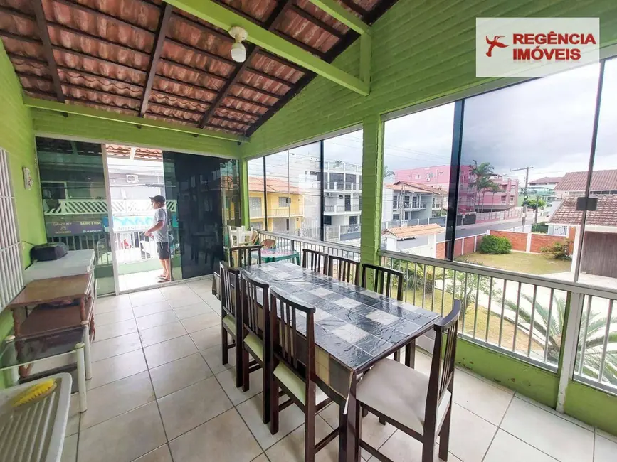 Foto 4 de Casa com 8 quartos para alugar, 210m2 em Sao Francisco Do Sul - SC