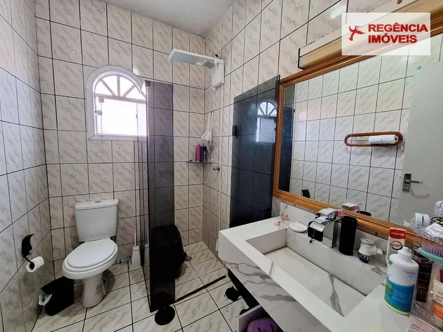 Casa com 3 quartos à venda, 300m2 em Sao Francisco Do Sul - SC - imagem 4 Foto 4 de Casa com 3 quartos à venda, 300m2 em Sao Francisco Do Sul - SC