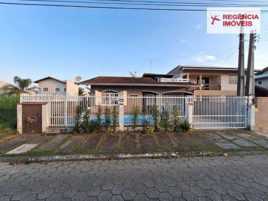 Foto 1 de Casa com 3 quartos à venda, 300m2 em Sao Francisco Do Sul - SC