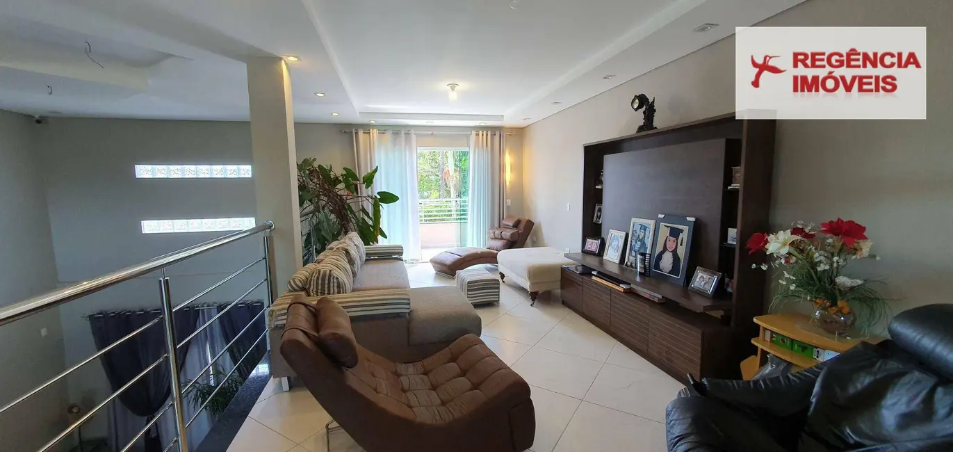 Casa com 3 quartos à venda, 250m2 em Sao Francisco Do Sul - SC - imagem 4 Foto 4 de Casa com 3 quartos à venda, 250m2 em Sao Francisco Do Sul - SC