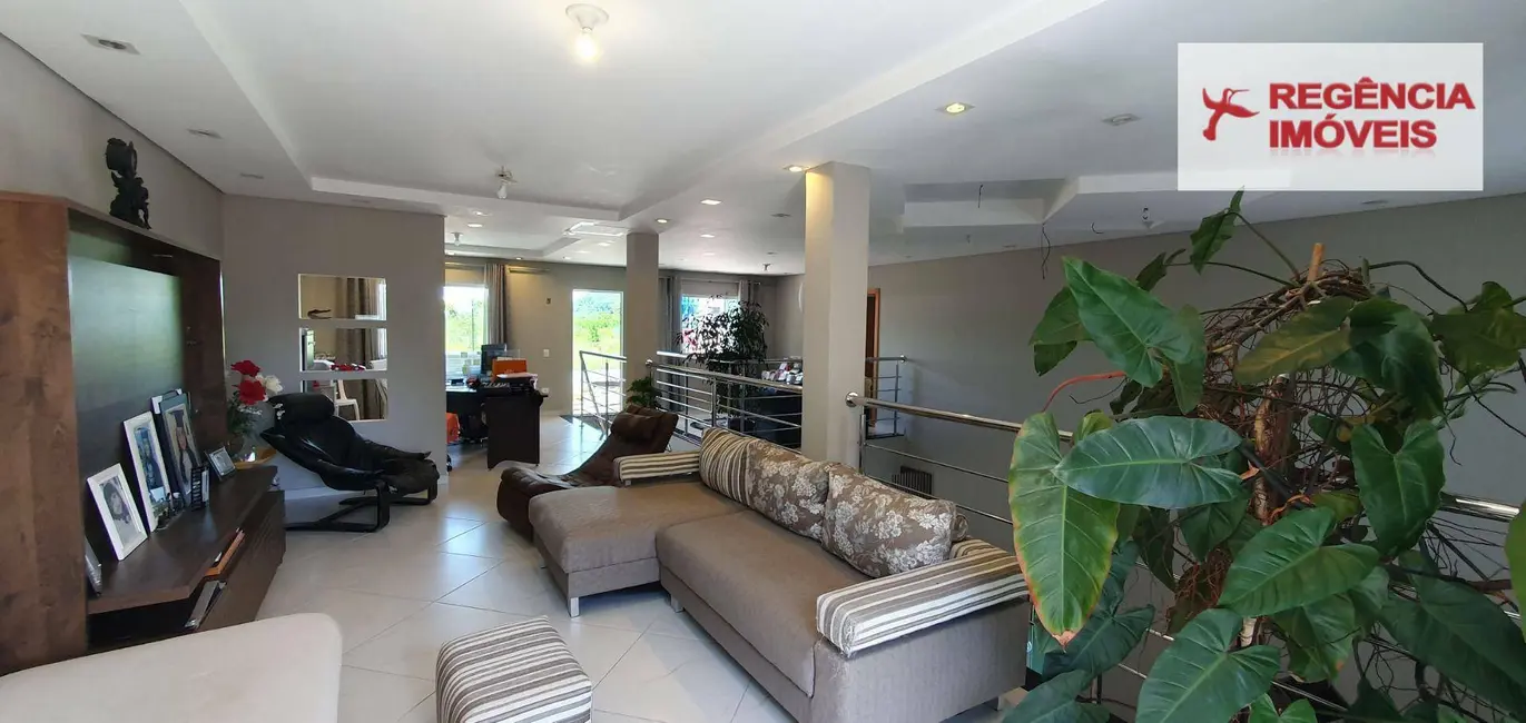 Casa com 3 quartos à venda, 250m2 em Sao Francisco Do Sul - SC - imagem 6 Foto 6 de Casa com 3 quartos à venda, 250m2 em Sao Francisco Do Sul - SC