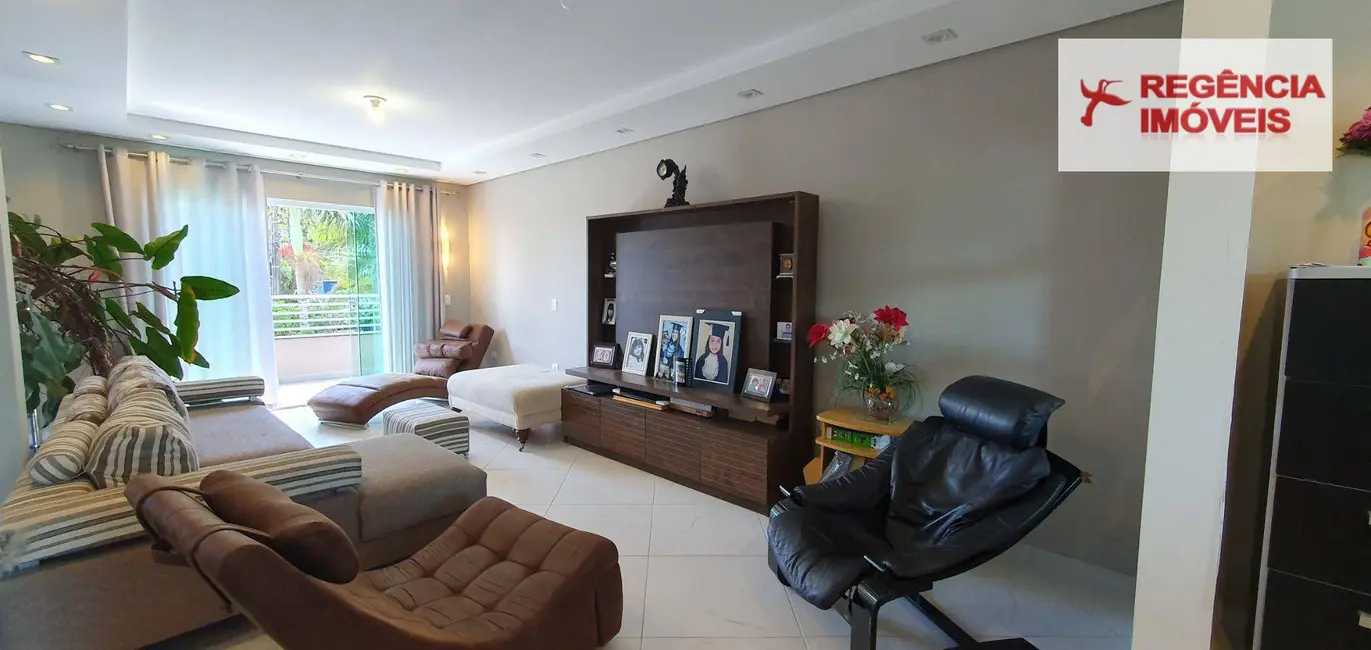 Casa com 3 quartos à venda, 250m2 em Sao Francisco Do Sul - SC - imagem 3 Foto 3 de Casa com 3 quartos à venda, 250m2 em Sao Francisco Do Sul - SC