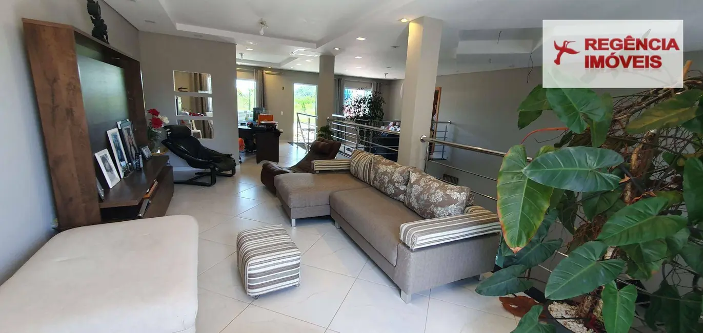 Casa com 3 quartos à venda, 250m2 em Sao Francisco Do Sul - SC - imagem 9 Foto 9 de Casa com 3 quartos à venda, 250m2 em Sao Francisco Do Sul - SC