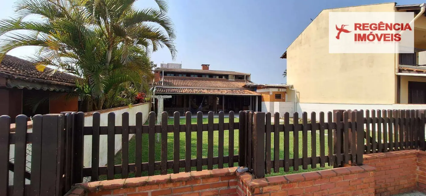 Foto 4 de Casa com 6 quartos à venda, 360m2 em Sao Francisco Do Sul - SC