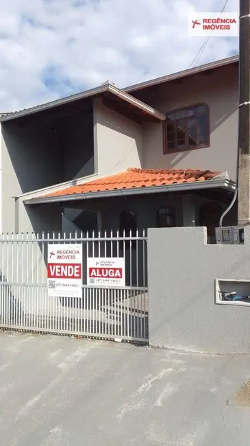 Foto 2 de Sobrado com 5 quartos à venda, 302m2 em Sao Francisco Do Sul - SC